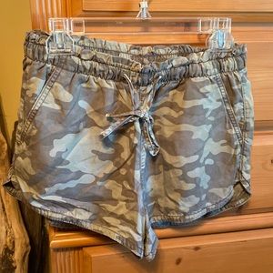 Women’s American Eagle Camo Shorts with Drawstring